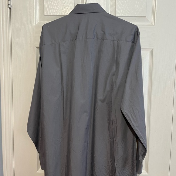 ⭐️ 2 for 1 ⭐️ Calvin Klein Dress Shirt - Picture 2 of 4